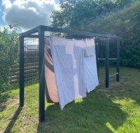 PLUS Daylife Modell 2 B: 108 cm - L: 369 cm - H: 208 cm Druckimprägniert NTR Kl. A farbgrundiert RAL 9005 Schwarz